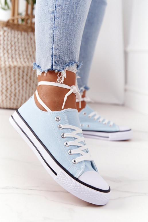   Klasikinio modelio laisvalaikio batai šviesiai mėlynos spalvos 