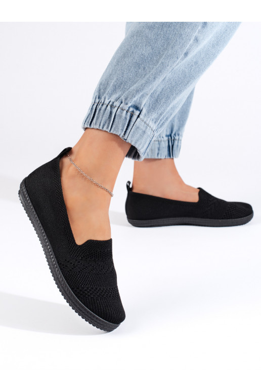    juodos spalvos slip on